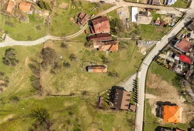 FILM! Pe domeniu de 6.500 mp teren, casa parinteasca, in mag - 9