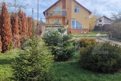 Casă cu 7 camere cu Teren 1520 Mp în Central - 1