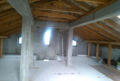 Casă cu Teren 1093 Mp în Central - 6
