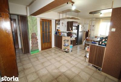 Apartament cu 4 camere decomandat în Central - 9