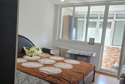 Apartament 3 camere Titan decomandat etaj 2/4