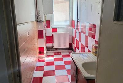 Garsonieră decomandată în UTA - 1