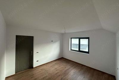 Casă cu 4 camere în Central - 2