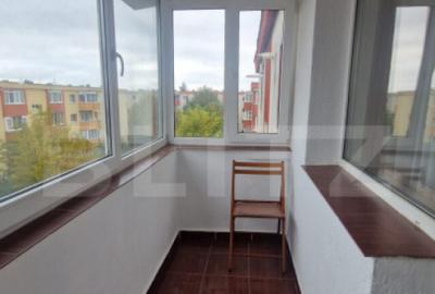 Apartament cu 3 camere decomandate, 68 mp, bloc renovat si i - 13