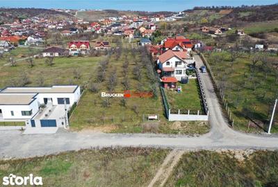 Teren de 2400 mp, în Iorga - 2