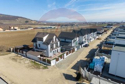 Casă cu 9 camere cu Teren 501 Mp în Hărman - 10