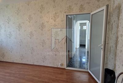 Apartament cu 3 camere decomandat în Sălaj - 3