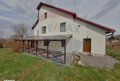 Casă cu 4 camere în Lazu Baciului - 1