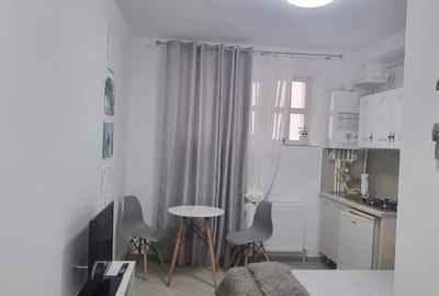 Garsonieră decomandată în Central - 1
