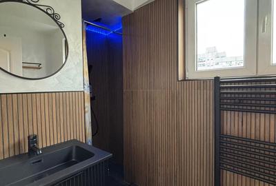 Apartament cu 4 camere semidecomandat, mobilat în P-ța Universității - 11