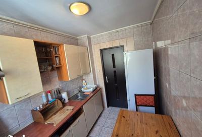 Apartament cu 3 camere semidecomandat, mobilat în Titan - 6