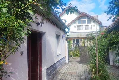 Casă cu 5 camere în Central - 1