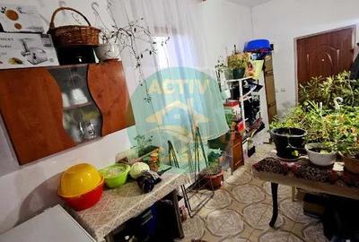 Casă cu 7 camere cu Teren 570 Mp în Roman - 7