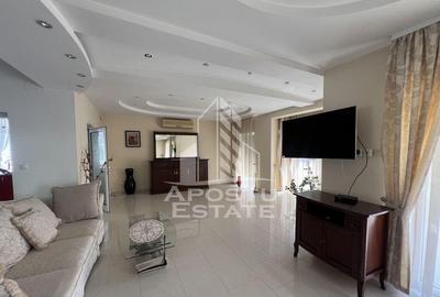 Casă cu 4 camere cu Piscina în Fratelia