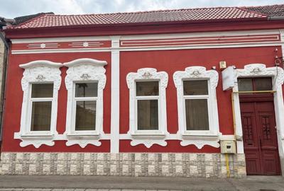 Apartament cu 4 camere în Central - 1