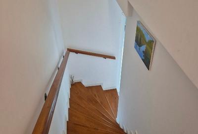 Casă cu 5 camere cu Canalizare în Central - 7