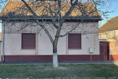 Casă cu 4 camere în Central - 1