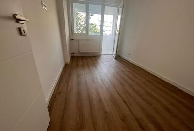 Apartament cu 3 camere semidecomandat în Baba Novac