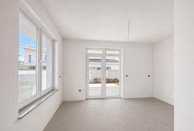 Casă individuală cu 4 camere cu Canalizare în Sud - 2