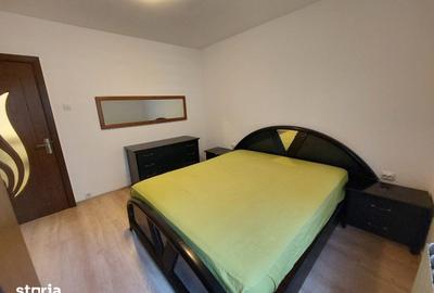Apartament cu 3 camere decomandat în Astra