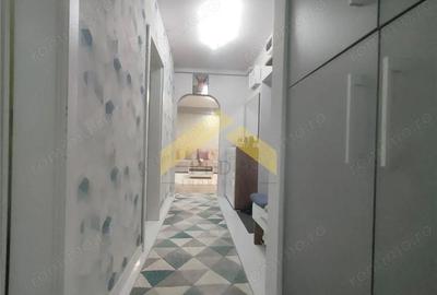 Apartament cu 3 camere semidecomandat în Micălaca - 3
