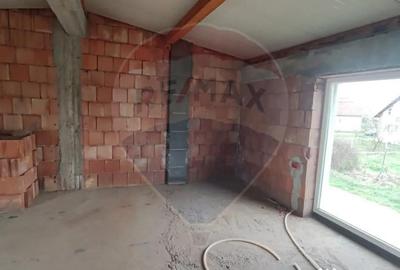 Casă cu 5 camere cu Teren 500 Mp în Oșorhei - 13