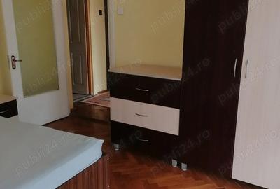 Dau in chirie apartament cu 3 camere str. Dimitrie Cantemir - 1