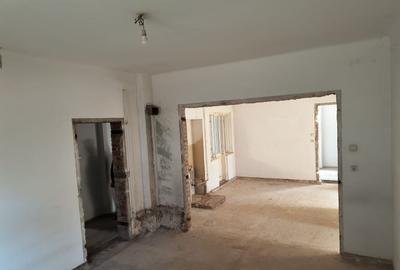 Casă individuală cu 20 camere cu Canalizare în Primăverii - 18