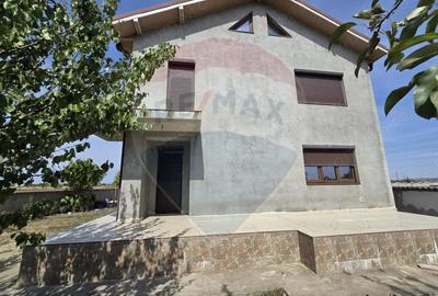 Casa / Vila cu 4 camere de vanzare in zona Periferie - 17