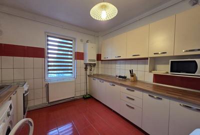 Apartament cu 3 camere decomandat, mobilat în Central - 4