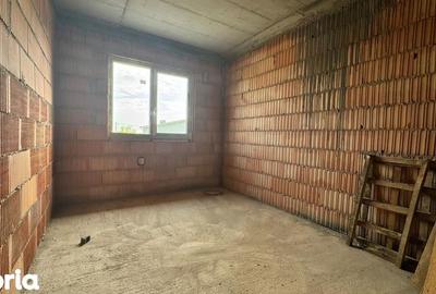 Casă cu 4 camere cu Teren 350 Mp în Tipografilor - 3