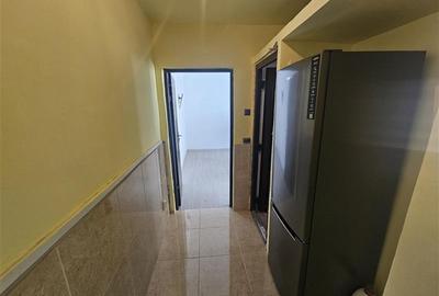 Apartament cu 2 camere nedecomandat, mobilat în Micro III - 10