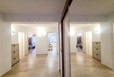 Apartament cu 3 camere decomandat, mobilat în Tractorul - 4