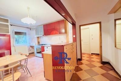 Ap. spatios in Cetate, zona Mercur, boxa privata, bloc izolat, etaj 2/4 - 3