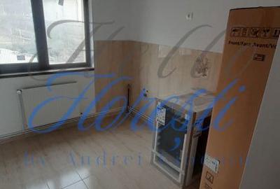 Casă cu 6 camere cu Teren 837 Mp în Nord - 13
