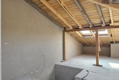 Duplex cu 5 camere cu Canalizare în Central - 11