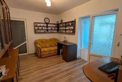 Apartament cu 3 camere semidecomandat în Central - 4