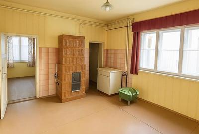 Casă cu 11 camere cu Teren 371 Mp în Est - 13