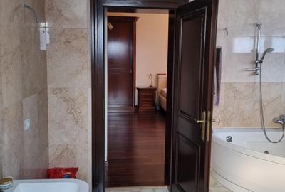 Casă cu 6 camere cu Canalizare în Universitate - 41