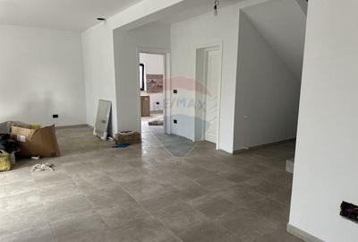 Casa / Vila cu 5 camere de vanzare - 5