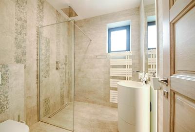 Casă individuală cu 4 camere cu Canalizare în Central - 7