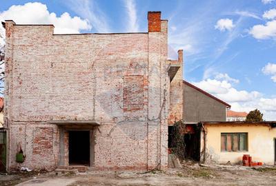 Casă cu 4 camere cu Teren 500 Mp în Central - 4