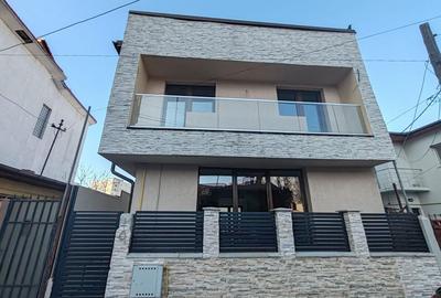 Vanzare Vila 13 Septembrie finisaje de lux