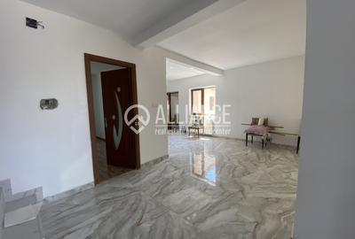 Casă individuală cu 5 camere cu Canalizare în Valu lui Traian