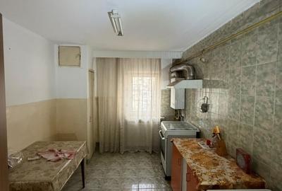 Apartament cu 3 camere decomandat în Păcurari