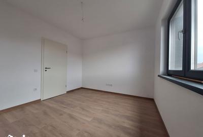 Casă cu 2 camere cu Teren 207 Mp în Sânpetru - 11