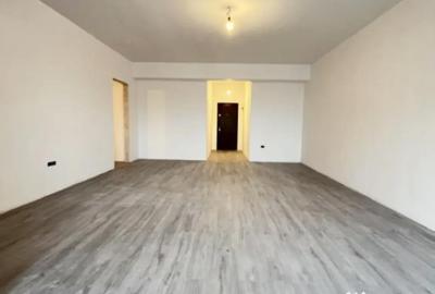 Apartament cu 3 camere decomandat în Energia - 1