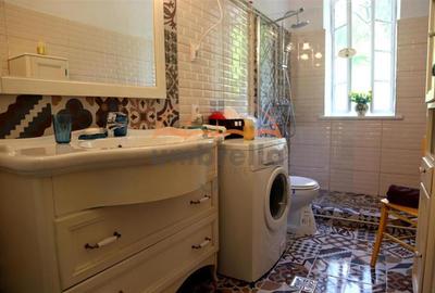 Casă cu 7 camere cu Teren 9948 Mp în Căpățânenii Ungureni - 2