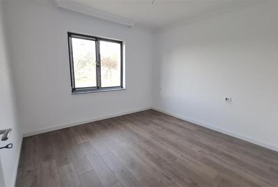 Duplex cu 3 camere cu Canalizare în Breazu - 9