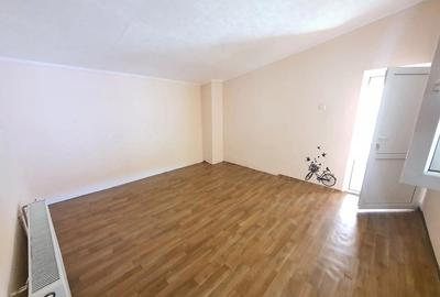 Casă cu 6 camere în Apărătorii Patriei - 3